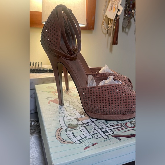 Gently used with box  Peep-Toe Studded platform  Heels - Picture 2 of 9